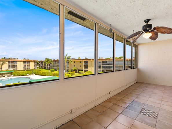 500 Village Green Circle 311, Palm Springs FL 33461
