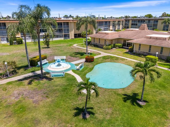 500 Village Green Circle 311, Palm Springs FL 33461