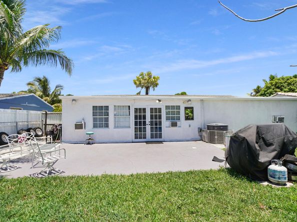 1395 SW 46 Th Avenue, Fort Lauderdale FL 33317