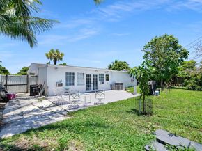 1395 SW 46 Th Avenue, Fort Lauderdale FL 33317