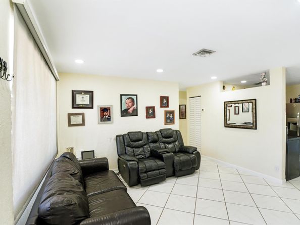 1395 SW 46 Th Avenue, Fort Lauderdale FL 33317