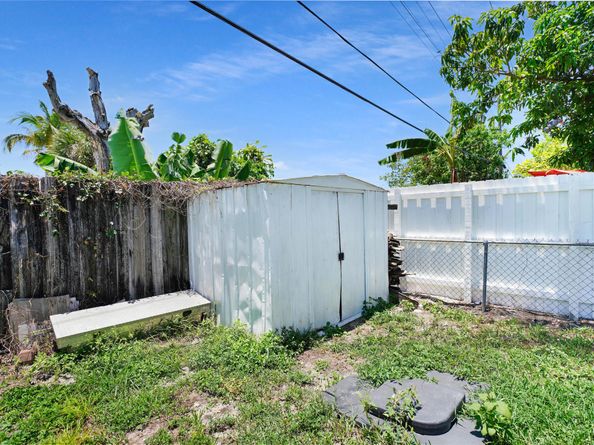 1395 SW 46 Th Avenue, Fort Lauderdale FL 33317