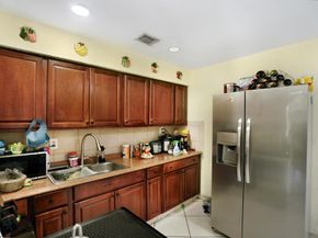1395 SW 46 Th Avenue, Fort Lauderdale FL 33317