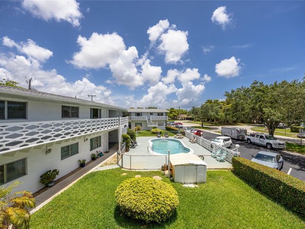 3847 S Circle Dr 11, Hollywood FL 33021