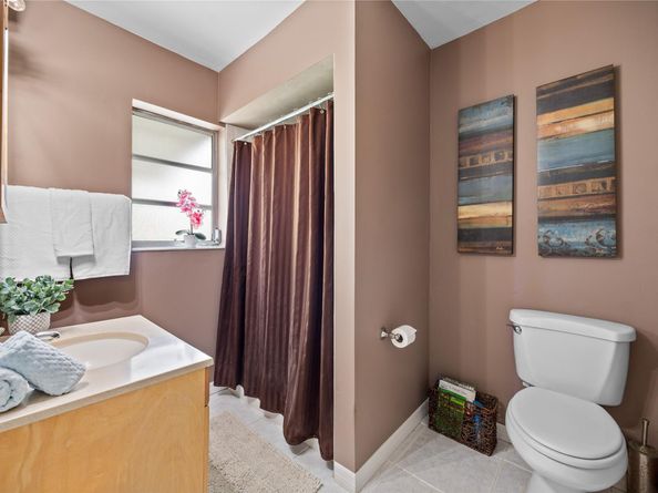 3847 S Circle Dr 11, Hollywood FL 33021