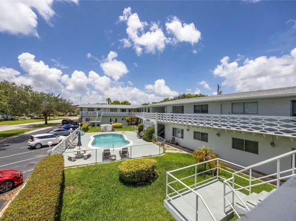 3847 S Circle Dr 11, Hollywood FL 33021