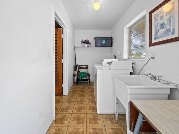 3847 S Circle Dr 11, Hollywood FL 33021