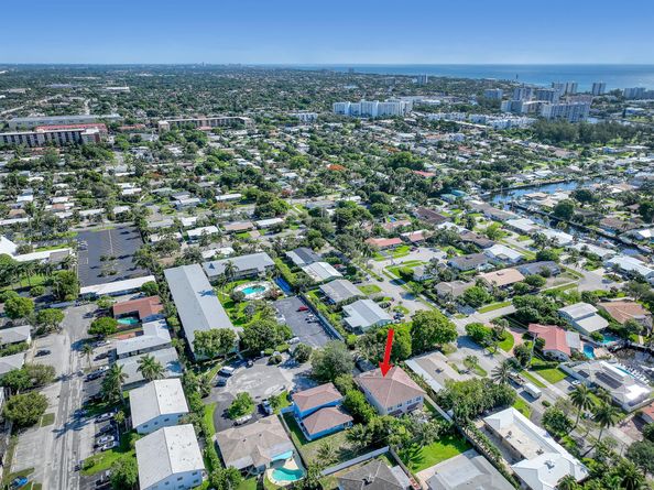 2560 NE 11th Street, Pompano Beach FL 33062