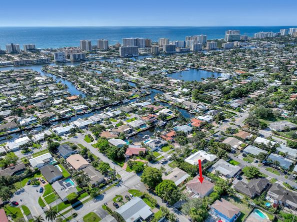 2560 NE 11th Street, Pompano Beach FL 33062