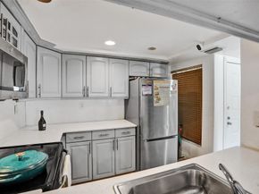 20065 NE 3rd Ct 5, Miami FL 33179