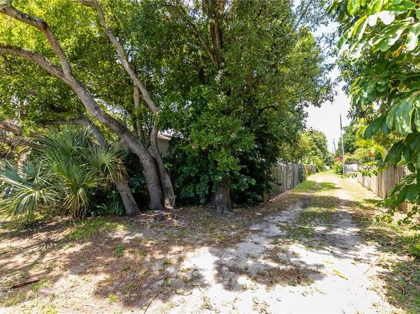 801 SW 18th St, Fort Lauderdale FL 33315