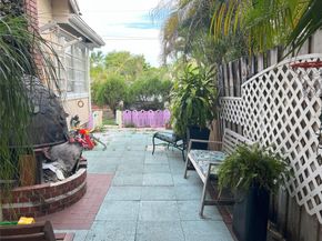 1719 S Hayes St, Hollywood FL 33020