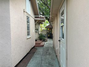 1719 S Hayes St, Hollywood FL 33020