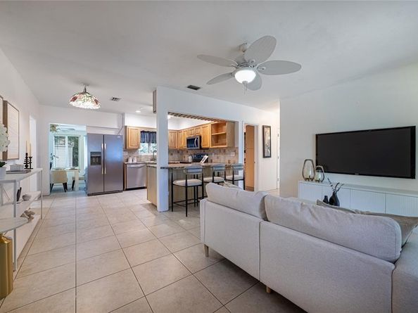 1462 SW 16th Ter, Fort Lauderdale FL 33312