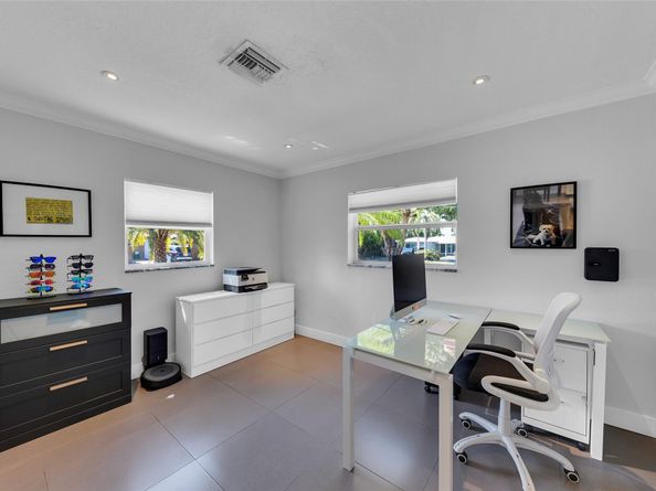 1833 NE 46th St, Fort Lauderdale FL 33308