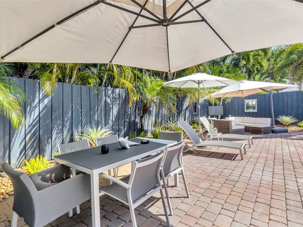 1833 NE 46th St, Fort Lauderdale FL 33308