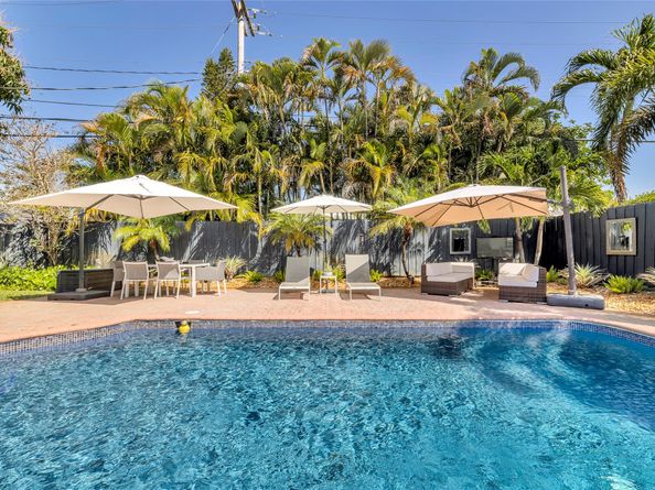 1833 NE 46th St, Fort Lauderdale FL 33308