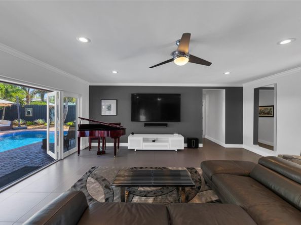 1833 NE 46th St, Fort Lauderdale FL 33308