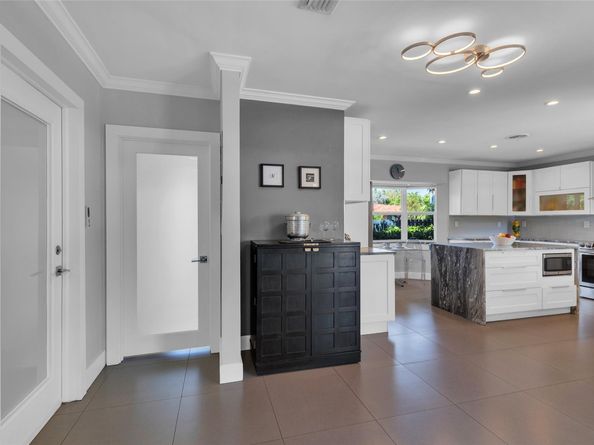 1833 NE 46th St, Fort Lauderdale FL 33308