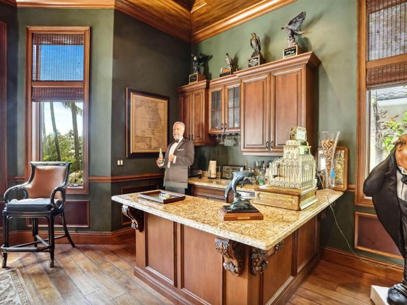 3870 NE 31st Avenue, Lighthouse Point FL 33064