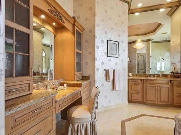 3870 NE 31st Avenue, Lighthouse Point FL 33064