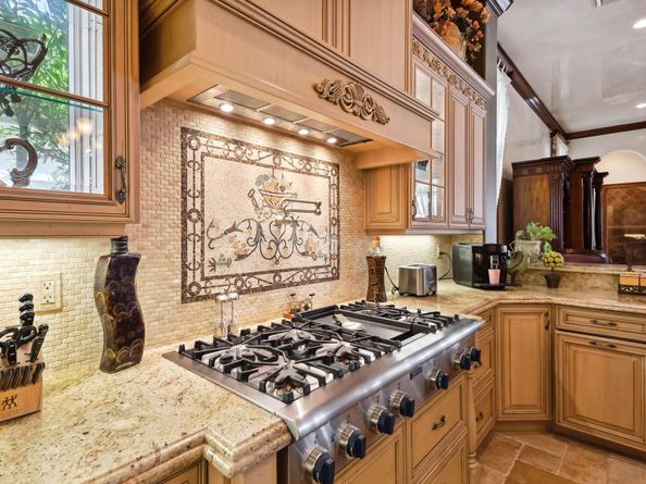 3870 NE 31st Avenue, Lighthouse Point FL 33064