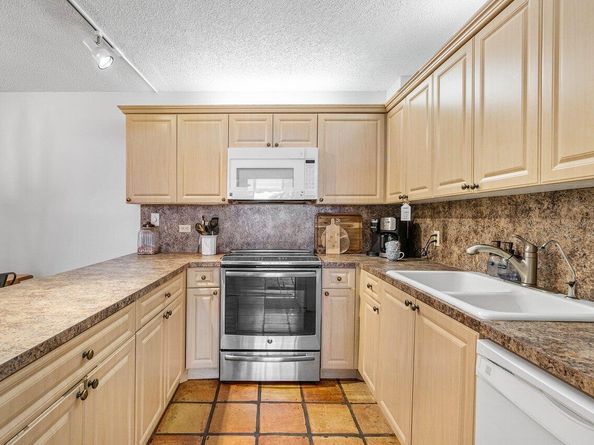 125 1st Terrace, Palm Beach Gardens FL 33418