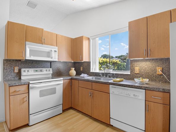 2915 NW 14th Street, Delray Beach FL 33445