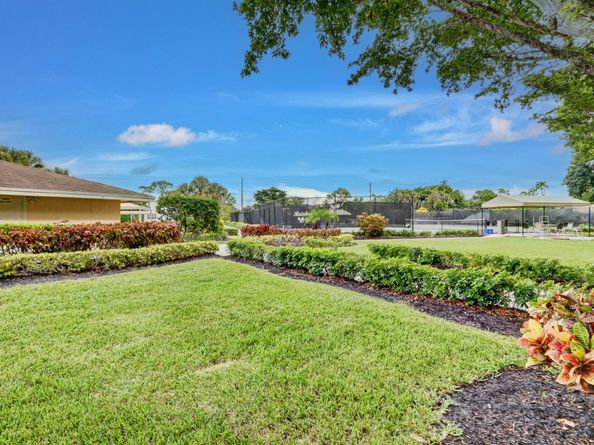 2915 NW 14th Street, Delray Beach FL 33445