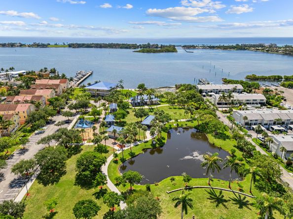 105 Harbors Way, Boynton Beach FL 33435