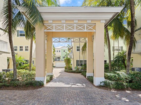630 SE 15th St 7, Fort Lauderdale FL 33316