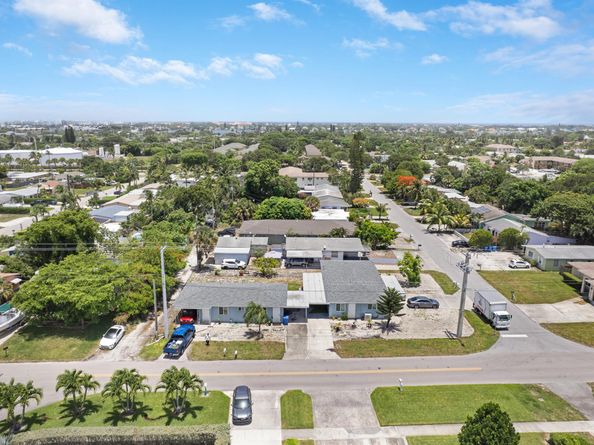516 S Arnold Avenue, Lantana FL 33462