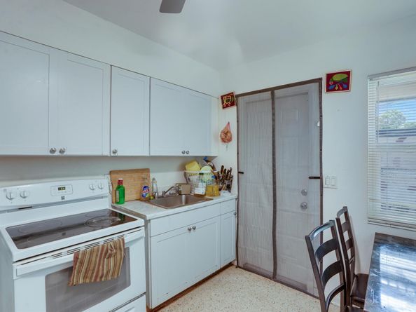 516 S Arnold Avenue, Lantana FL 33462