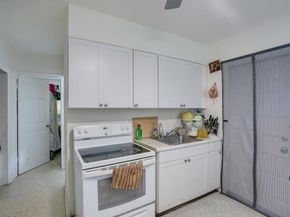 516 S Arnold Avenue, Lantana FL 33462