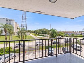 5100 SW 41st St 321, Pembroke Park FL 33023