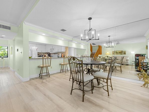 215 Oak Harbour Drive, Juno Beach FL 33408