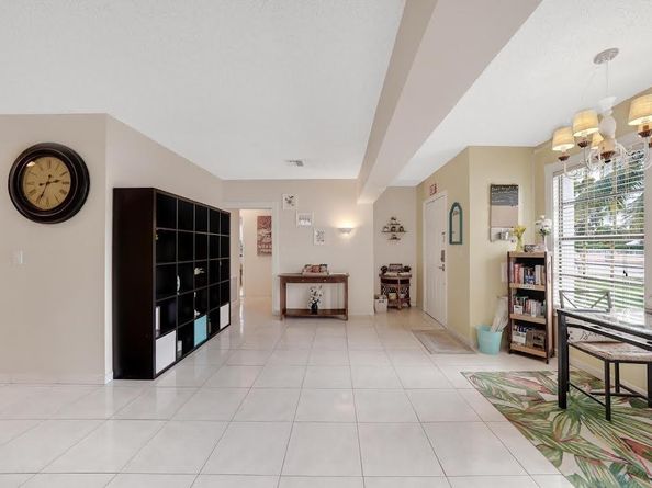 1913 Thomas St, Hollywood FL 33020