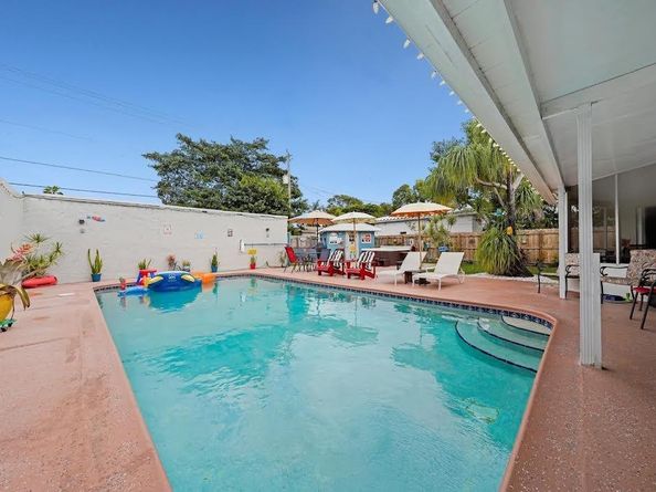 1913 Thomas St, Hollywood FL 33020