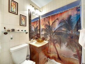 1913 Thomas St, Hollywood FL 33020