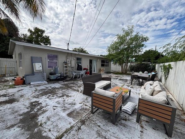 1571 NE 28th Ct, Pompano Beach FL 33064