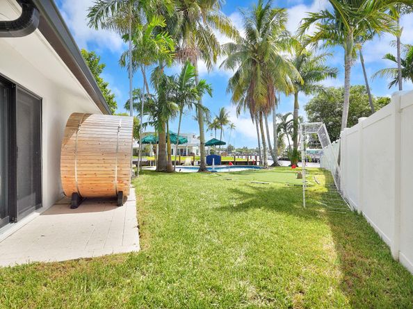 570 SE 11 Street, Pompano Beach FL 33060