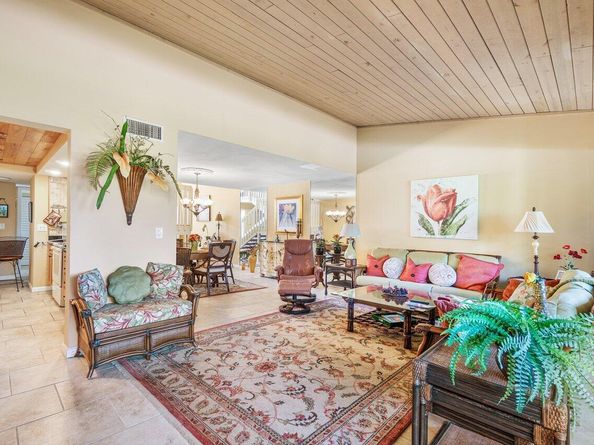 229 Old Meadow Way, Palm Beach Gardens FL 33418