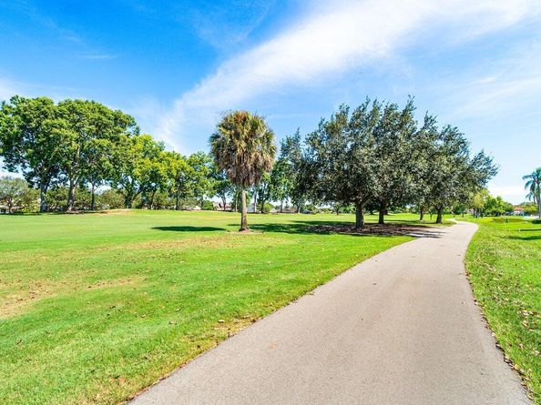 229 Old Meadow Way, Palm Beach Gardens FL 33418