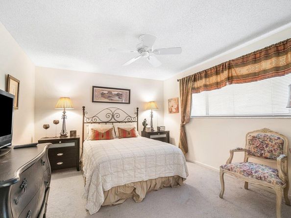229 Old Meadow Way, Palm Beach Gardens FL 33418