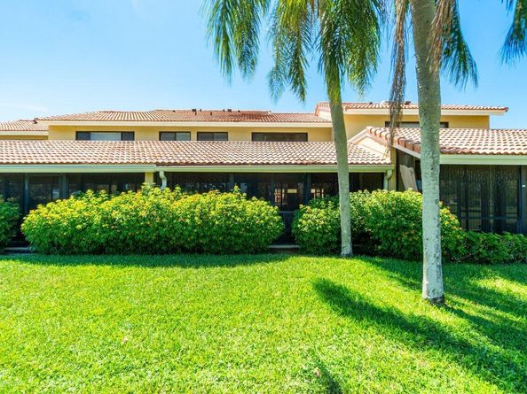 229 Old Meadow Way, Palm Beach Gardens FL 33418