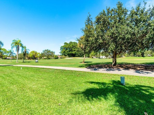229 Old Meadow Way, Palm Beach Gardens FL 33418