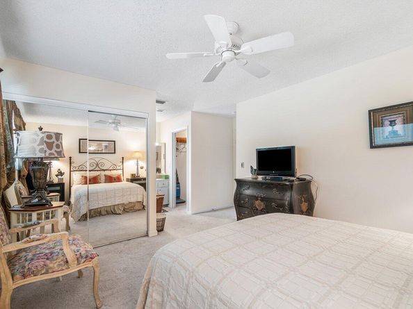 229 Old Meadow Way, Palm Beach Gardens FL 33418