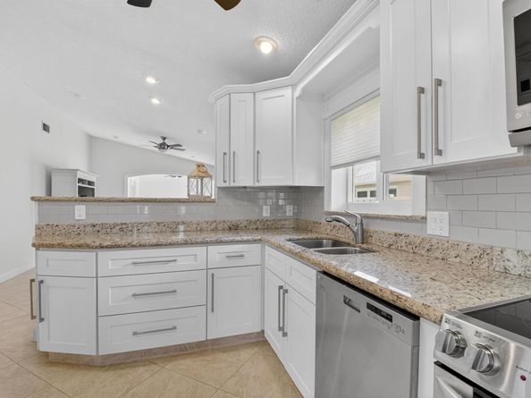 8871 Sunscape Lane, Boca Raton FL 33496