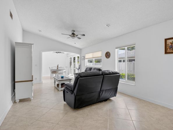8871 Sunscape Lane, Boca Raton FL 33496