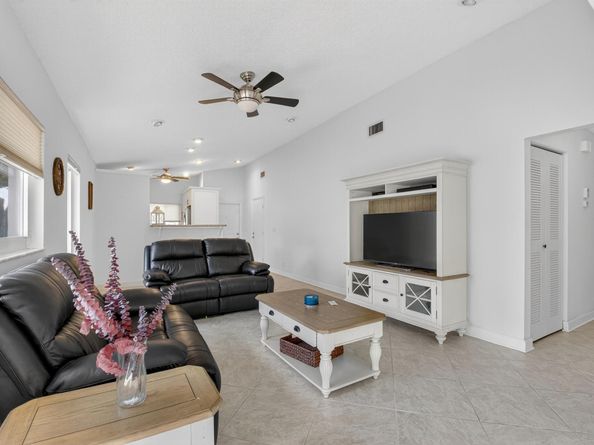 8871 Sunscape Lane, Boca Raton FL 33496